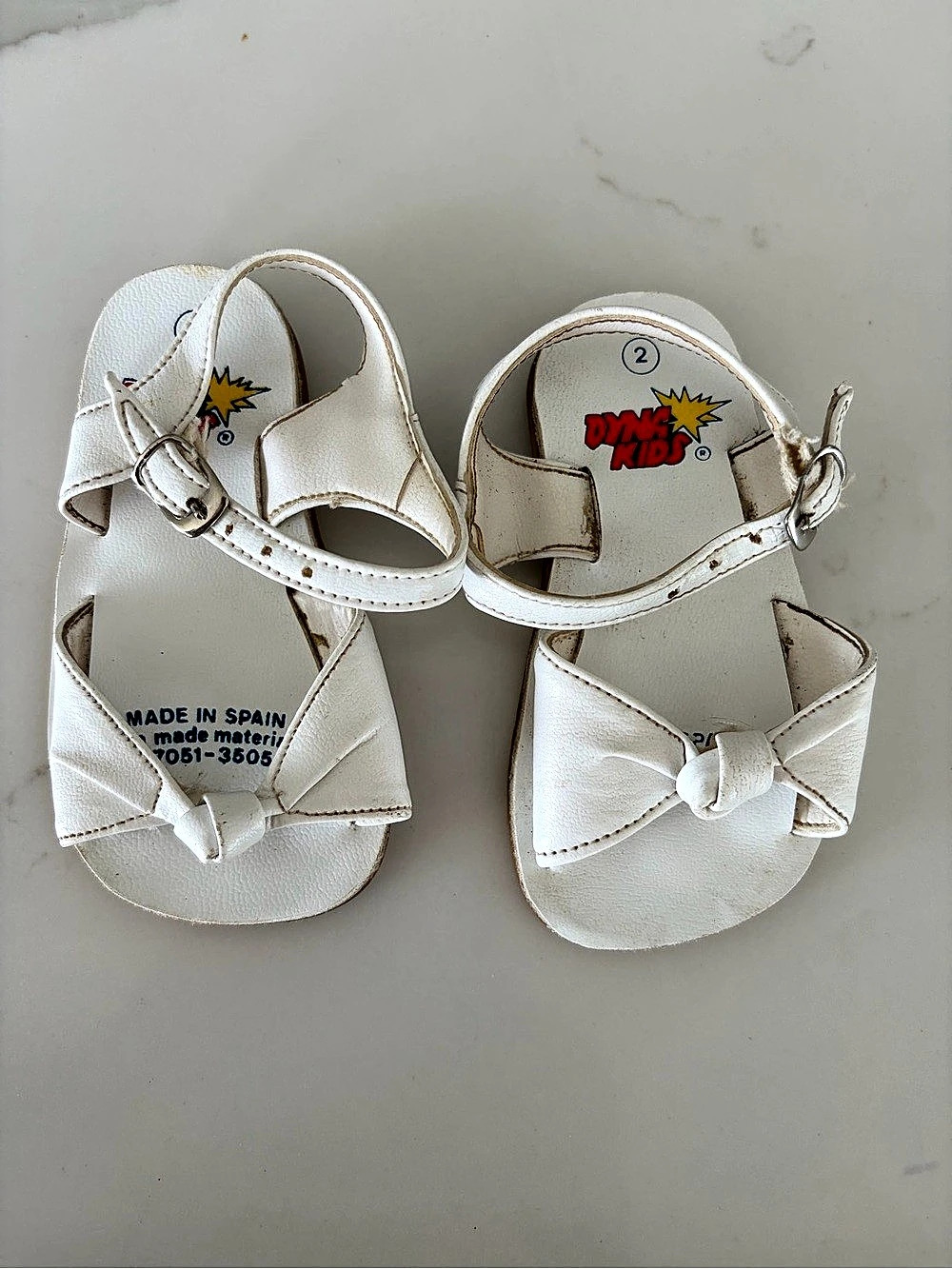 Vtg DYNA KIDS Made in Spain Girls White Knotted Bow Sandals Size 2